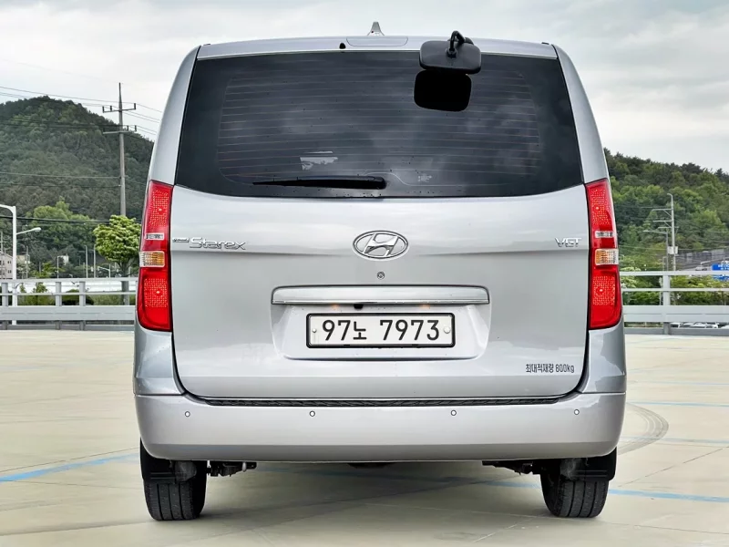 Hyundai Starex