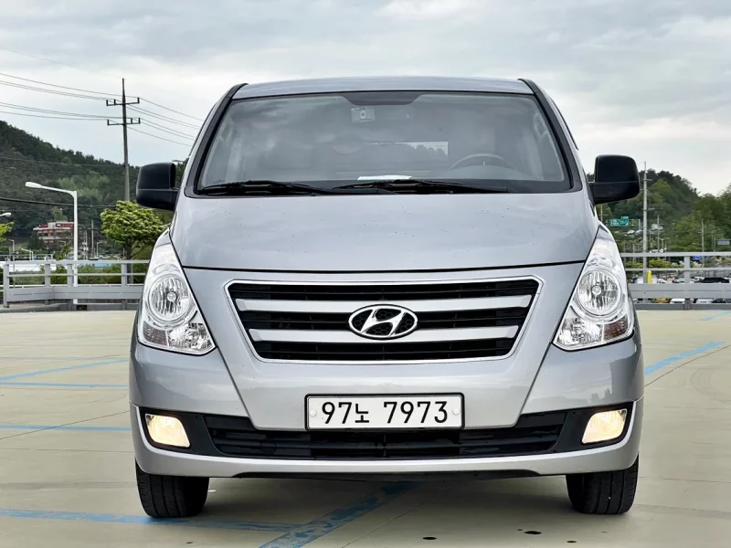 Hyundai Starex
