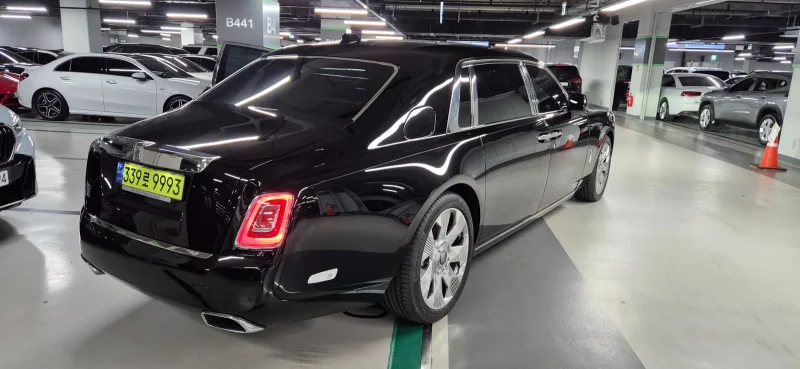 Rolls-Royce PHANTOM