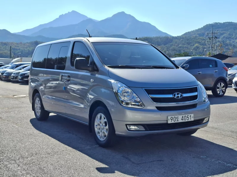 Hyundai Starex