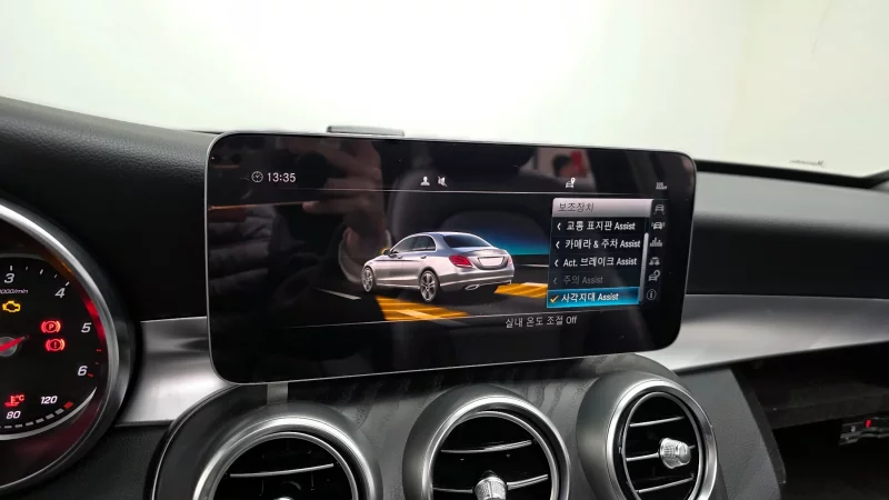 Mercedes-Benz C-Class