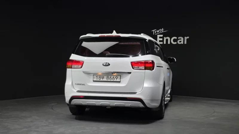 Kia Carnival