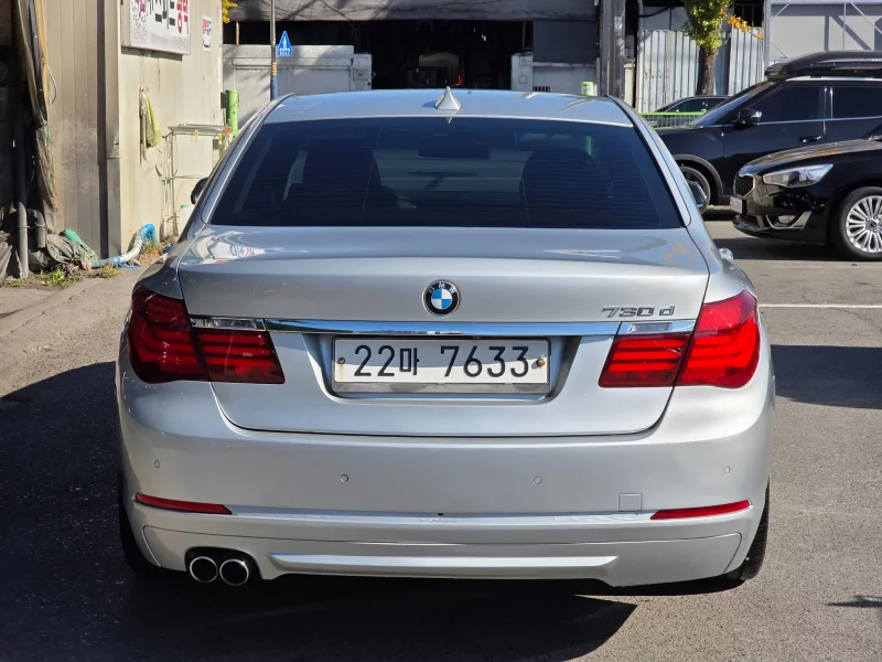 BMW 7-Series
