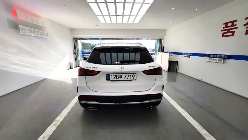 Mercedes-Benz GLA-Class