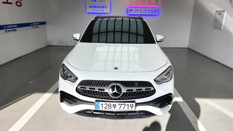 Mercedes-Benz GLA-Class