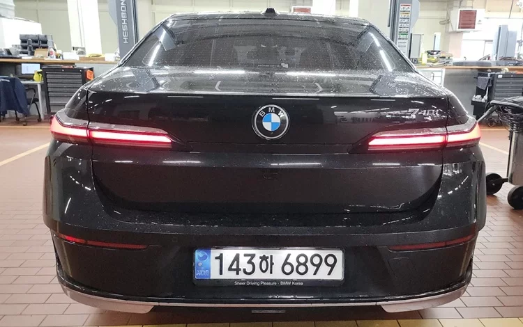 BMW 7-Series