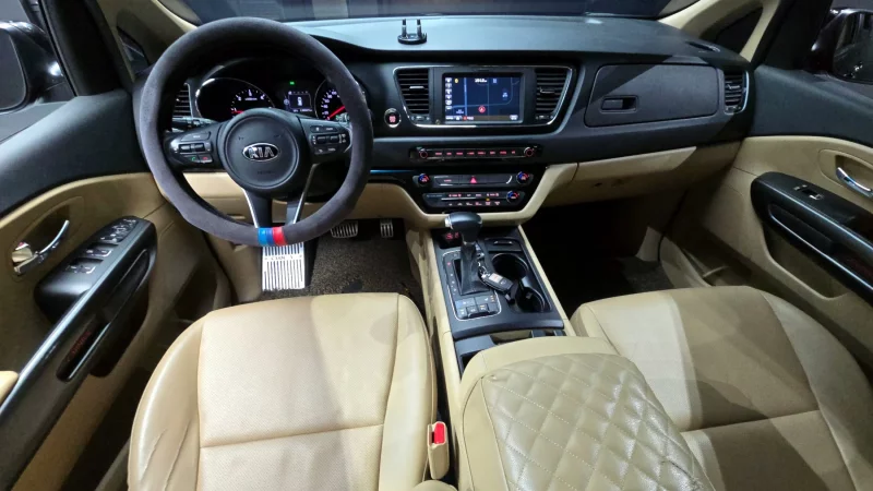 Kia Carnival