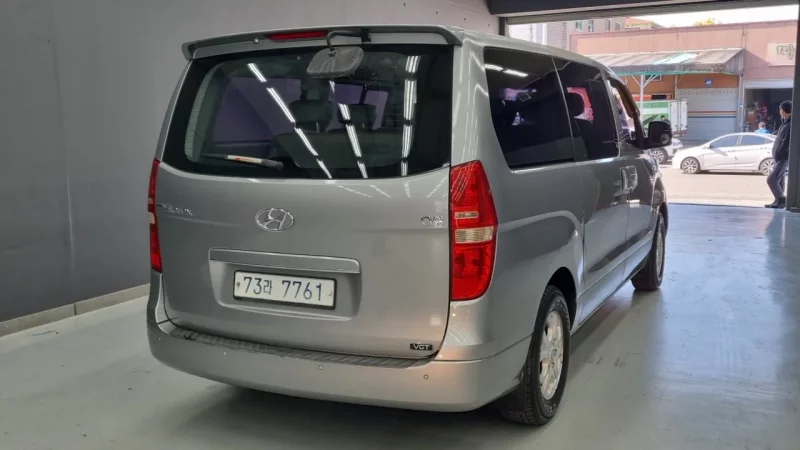 Hyundai Starex