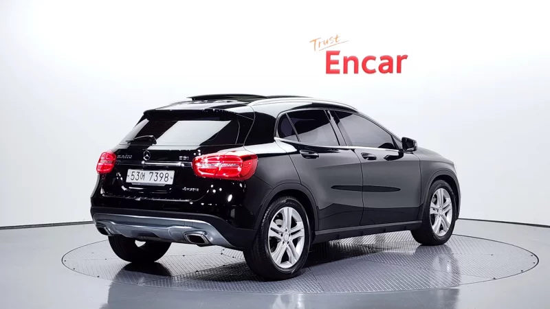 Mercedes-Benz GLA-Class