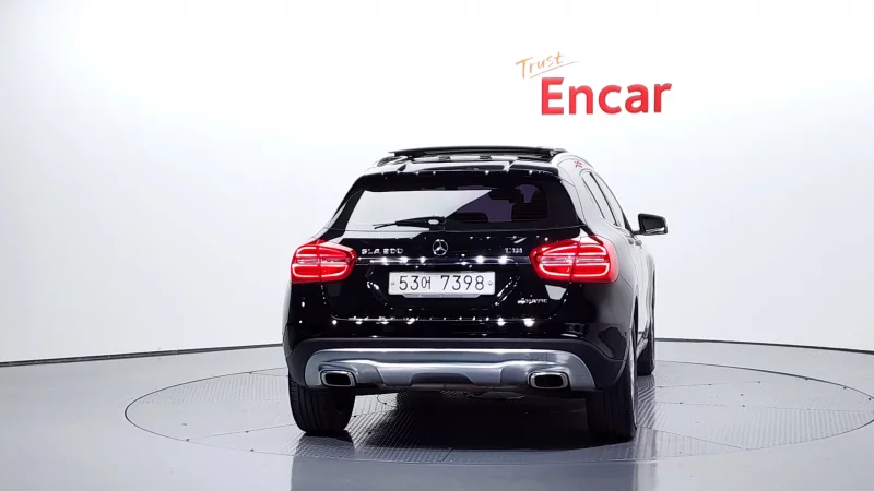 Mercedes-Benz GLA-Class