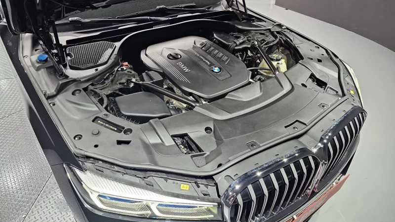 BMW 7-Series