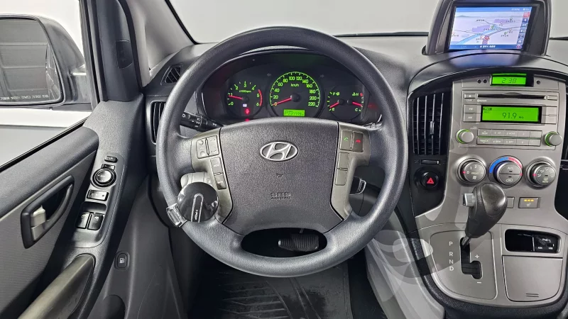 Hyundai Grand Starex