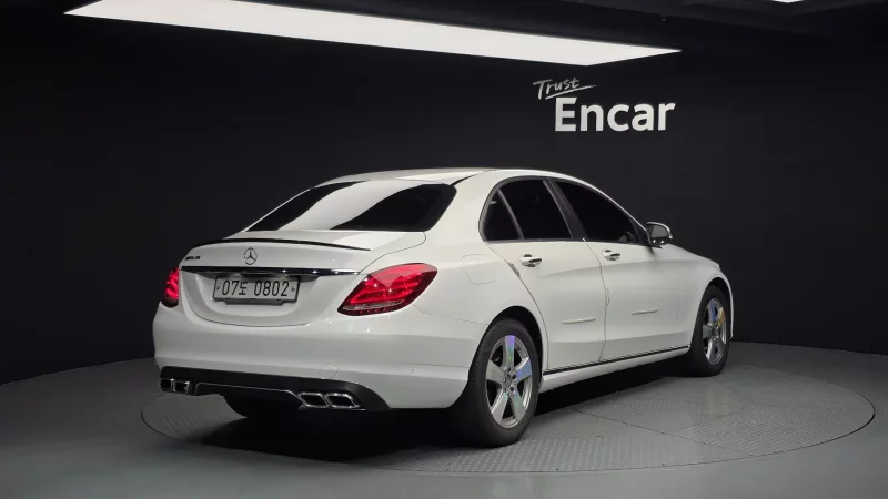 Mercedes-Benz C-Class