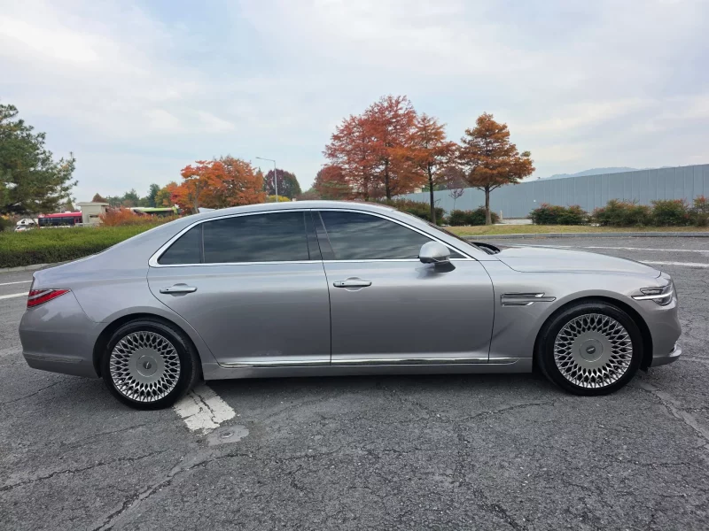 Genesis G90