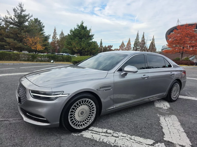 Genesis G90