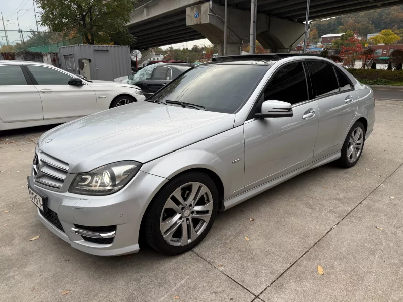 Mercedes-Benz C-Class