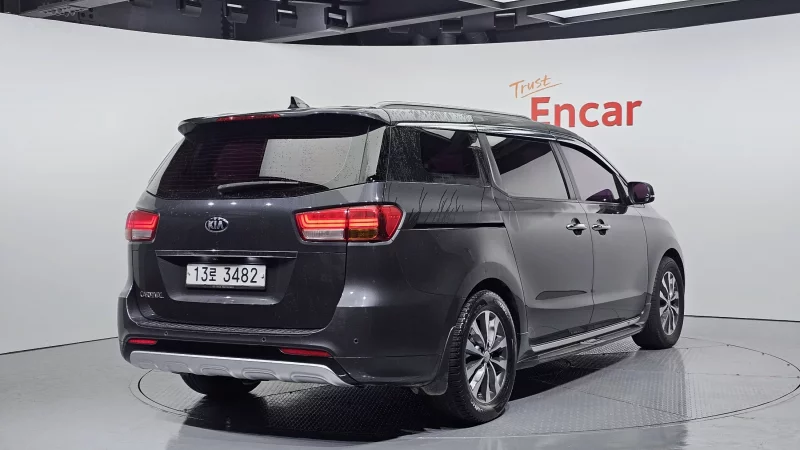 Kia Carnival