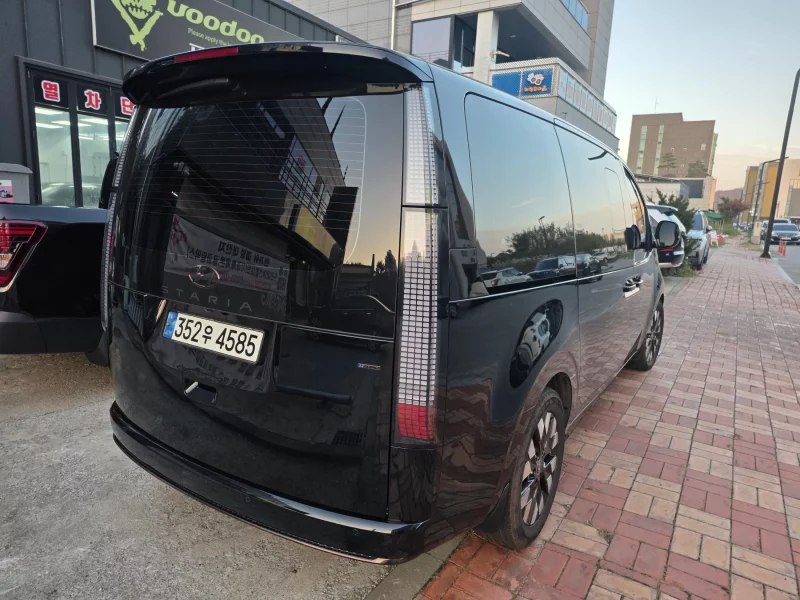 Hyundai Staria