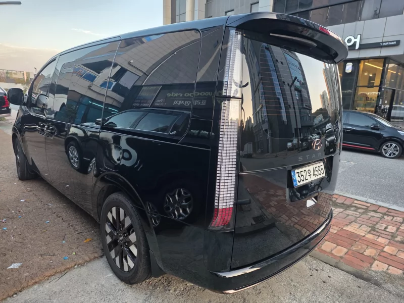 Hyundai Staria