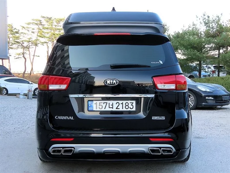 Kia Carnival