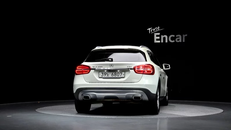 Mercedes-Benz GLA-Class