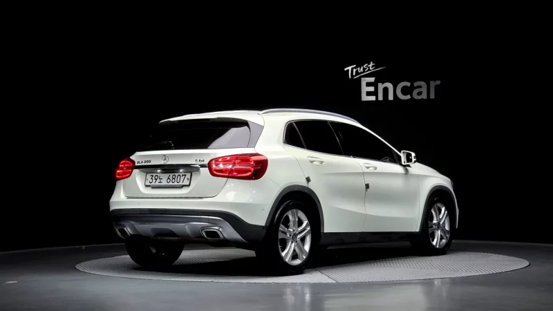 Mercedes-Benz GLA-Class