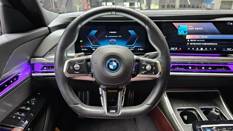 BMW i7