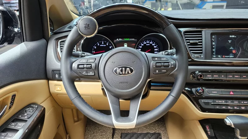 Kia Carnival