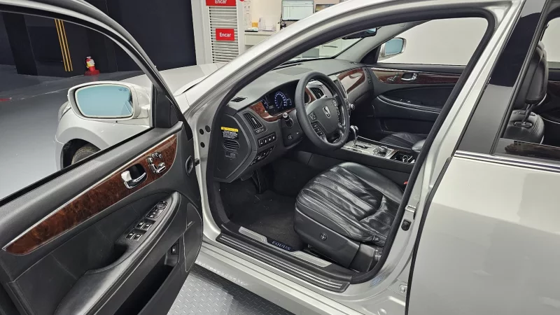 Hyundai Equus