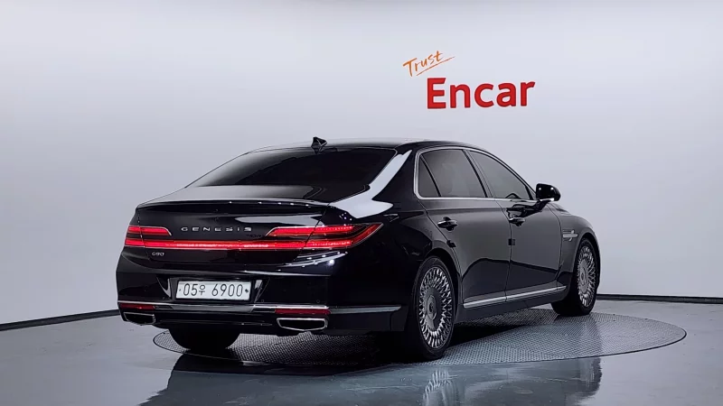 Genesis G90