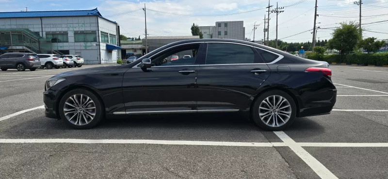 Hyundai Genesis