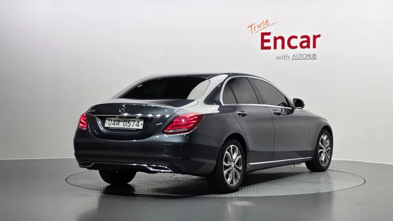 Mercedes-Benz C-Class