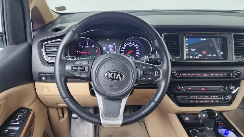 Kia Carnival