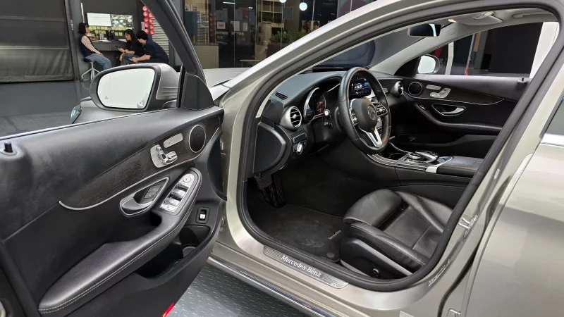 Mercedes-Benz C-Class