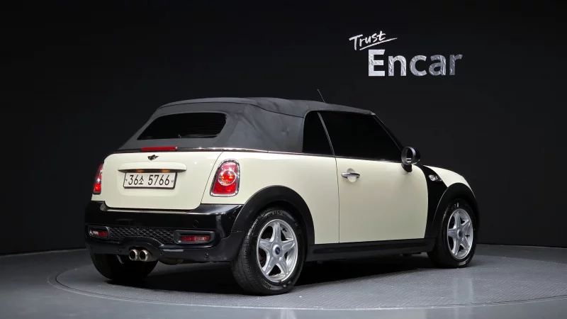 MINI Cooper Convertible