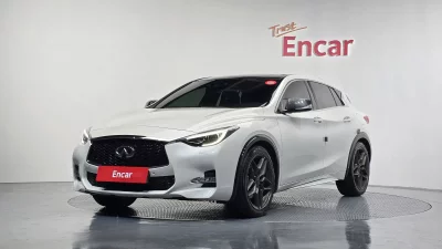 Infiniti Q30