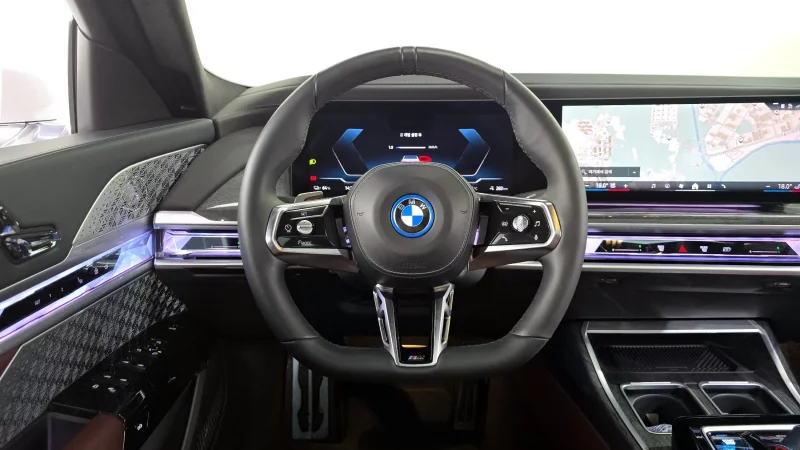 BMW i7