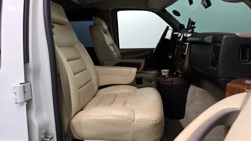 Chevrolet Express Van