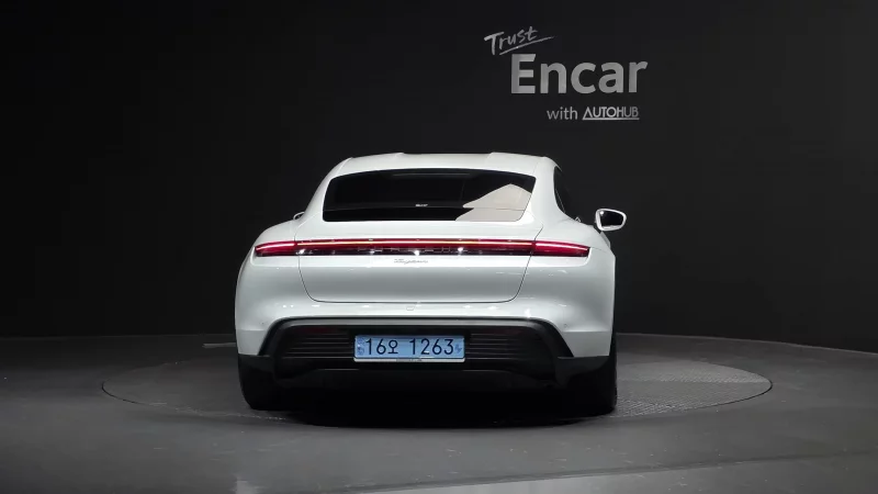 Porsche TAYCAN