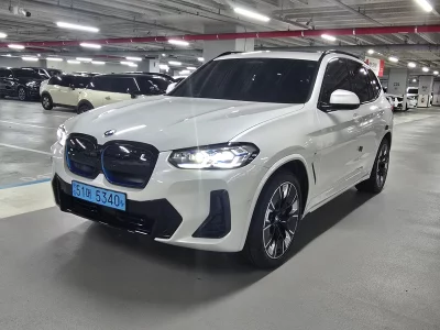BMW iX3