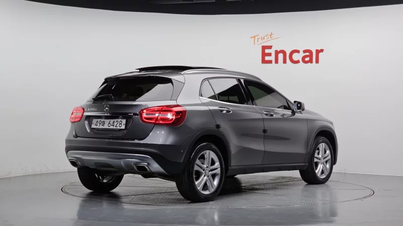 Mercedes-Benz GLA-Class