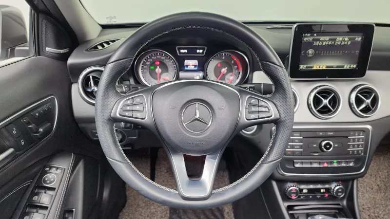 Mercedes-Benz GLA-Class