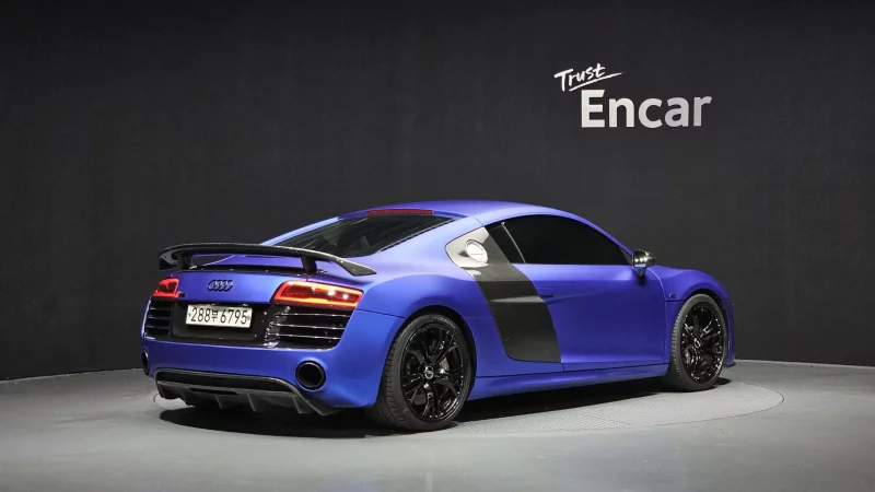 Audi R8