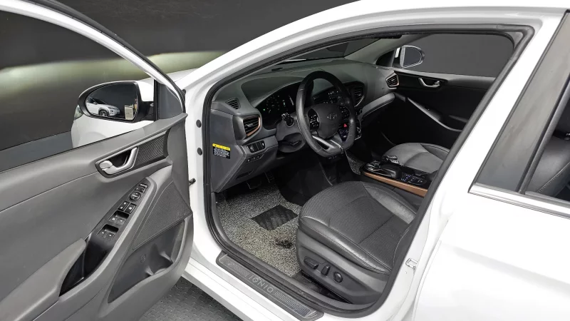 Hyundai Ioniq
