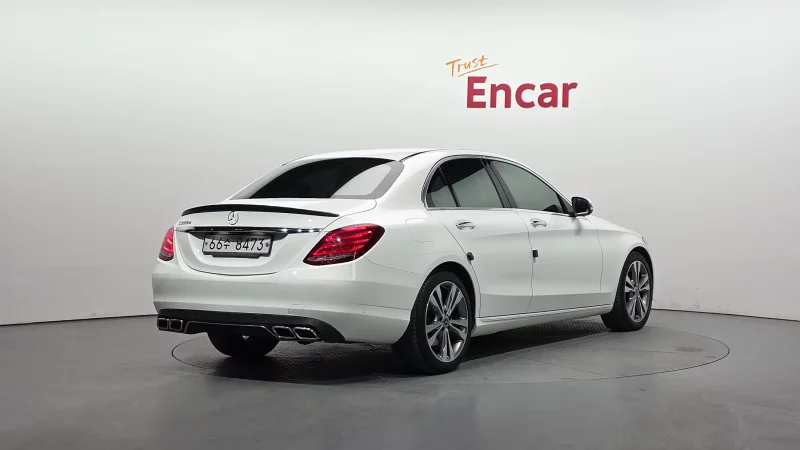 Mercedes-Benz C-Class