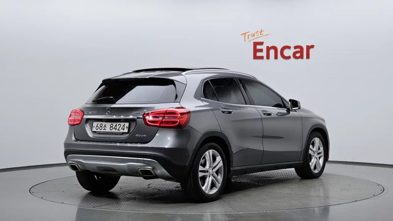 Mercedes-Benz GLA-Class