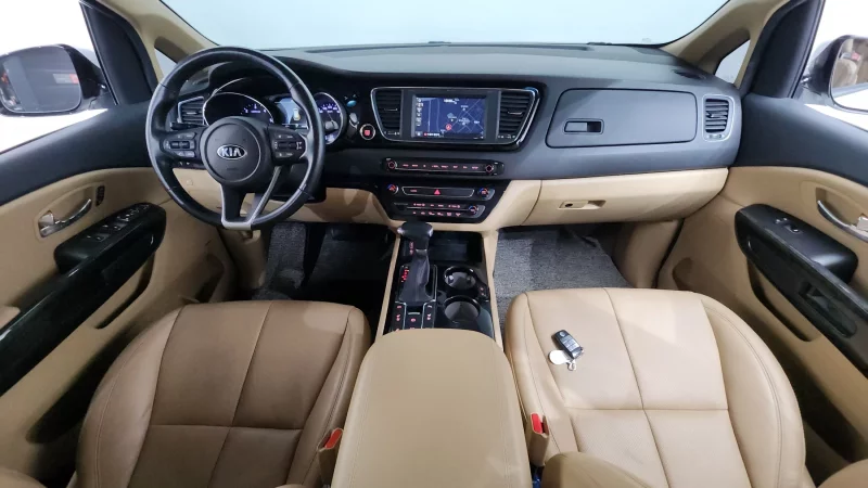Kia Carnival