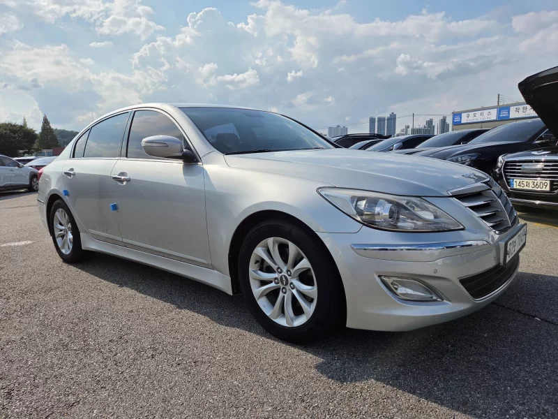 Hyundai Genesis