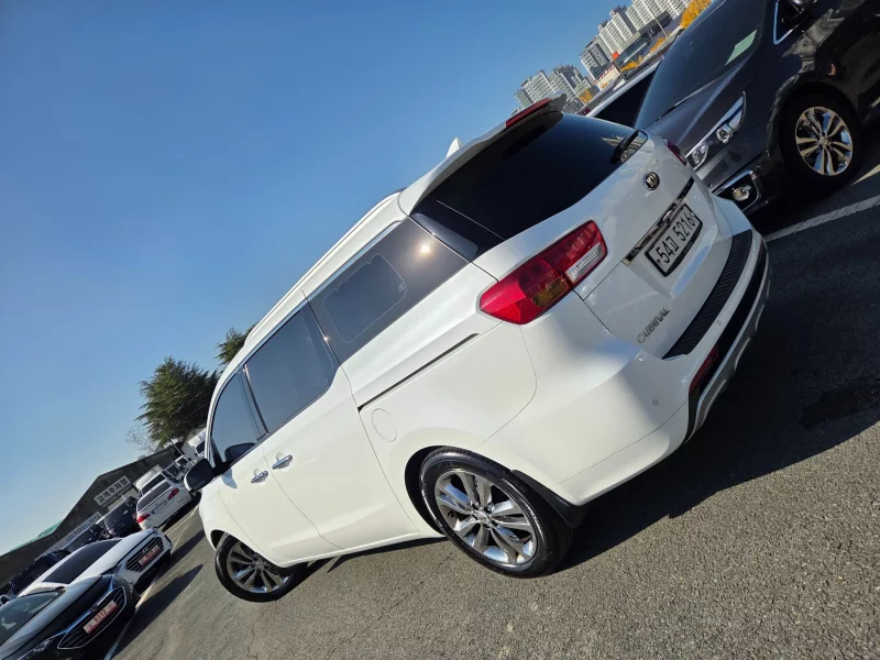 Kia Carnival