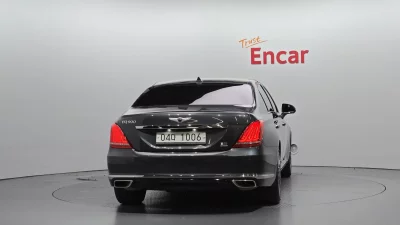 Genesis EQ900